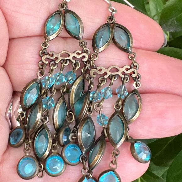 VINTAGE BLUE TEAL GLASS CRYSTAL RHINESTONE LONG DANGLE DROP CHANDELIER EARRINGS - Picture 5 of 16